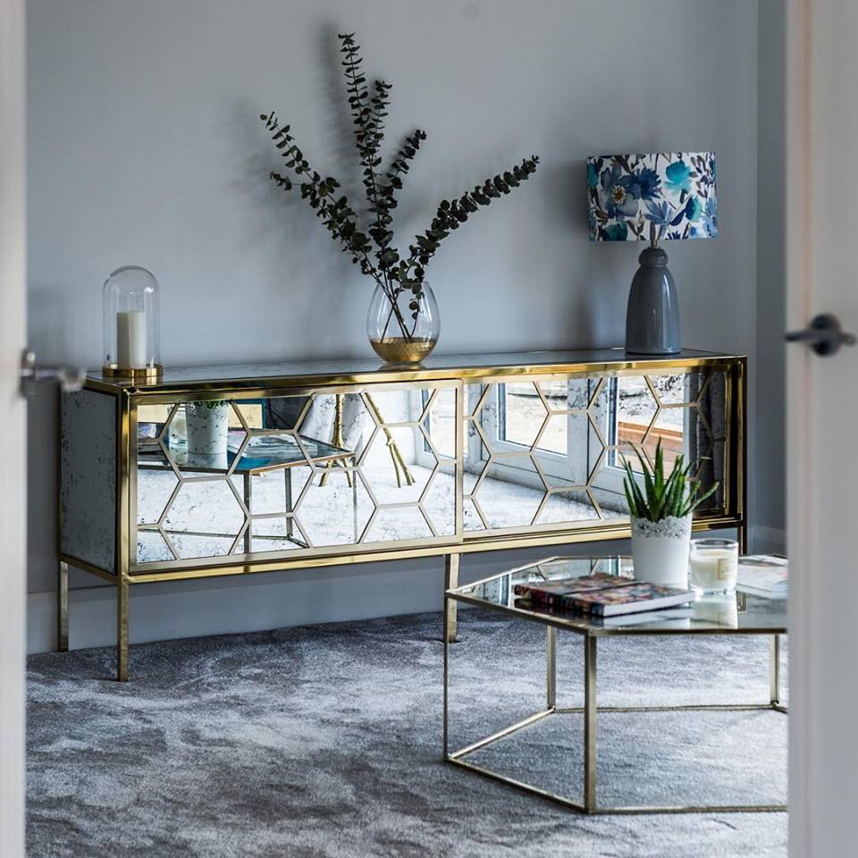 AandInterieur's tweet photo. #Tendance #Déco
Cette semaine on découvre, le style hivernal dans une tendance ethnique et chic, pour donner de l'élégance à nos intérieurs. Bonne découverte sur AAND Conception Intérieur!
#coachingdeco #decoratricedinterieur #hiver #winter #decorationinterieur #interiordesigner https://t.co/JeHNVkXZAV