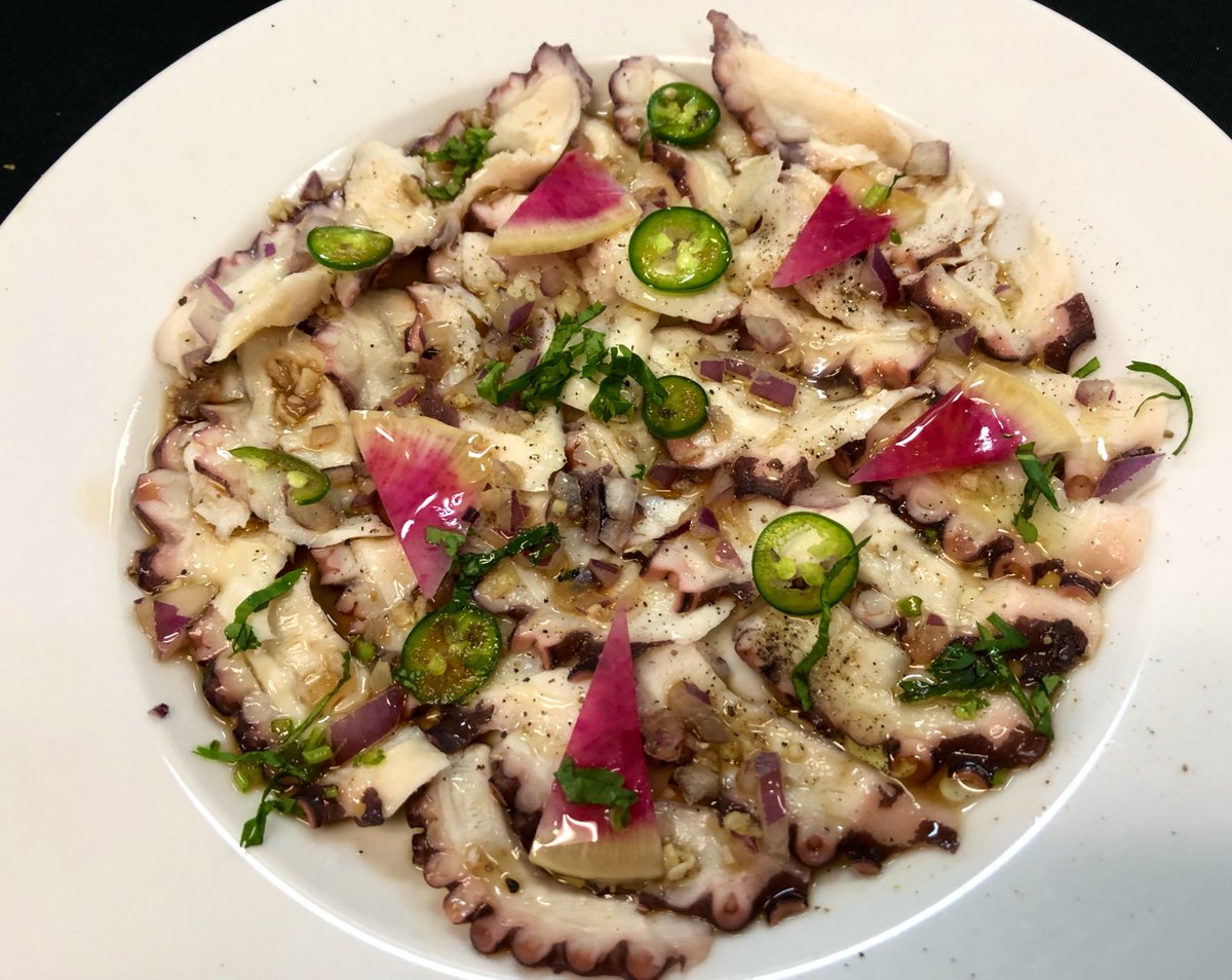 ChefAdolff's tweet photo. Sashimi de pulpo 🐙!!! #fishfest19 https://t.co/lJocF36mTV