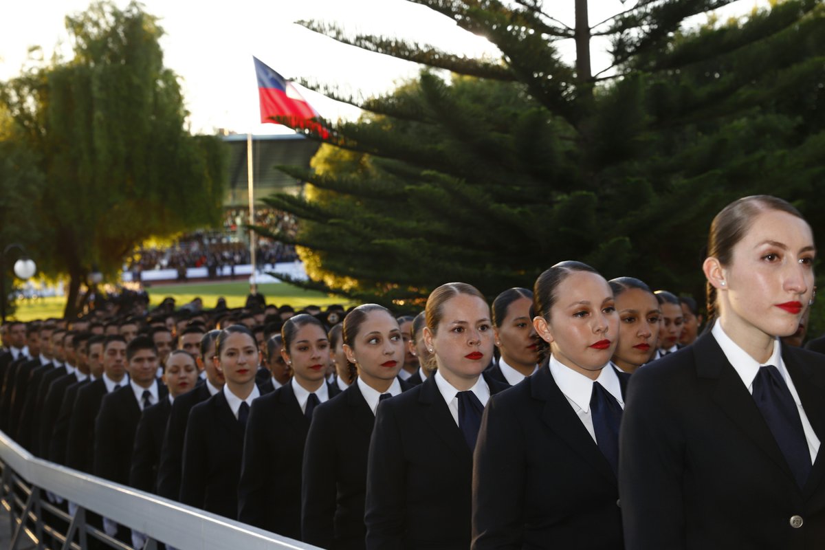 Cifras históricas en proceso de admisión 2019-2022 para ingresar la Escuela de Investigaciones Policiales:  un total 7.163 postulantes, y 49% de los nuevos aspirantes son mujeres. 🕵️‍♀️👮🏽‍♀️🇨🇱

bit.ly/2TyQgge