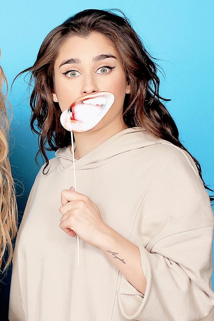 Vita_complicata's tweet photo. Lauren Jauregui is:

Sexy, beautiful, cutie, a goddess

#MoreThanThat https://t.co/mlC4grtv01