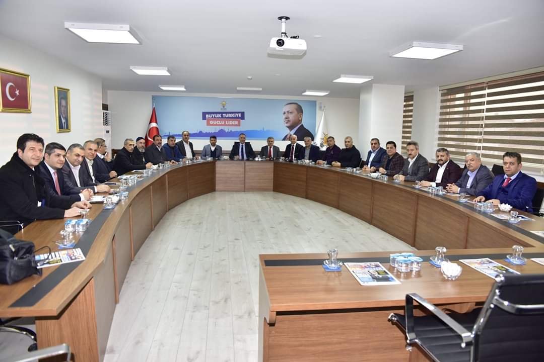 abdulkerimsonka's tweet photo. Adıyamanlar Vakfı Genel Başkanı Sait Aybak vakıf yöneticileri ile birlikte 31 Mart yerel seçimde AK Parti'den 3.kez Esenler Belediye başkan adayı olan M.Tevfik Göksu ve Sultangazi belediye başkan adayı Abdurrahman Dursun'a hayırlı olsun ziyaretinde bulundular @tevfikgoksu @adursun2 https://t.co/guXPyrC9LM
