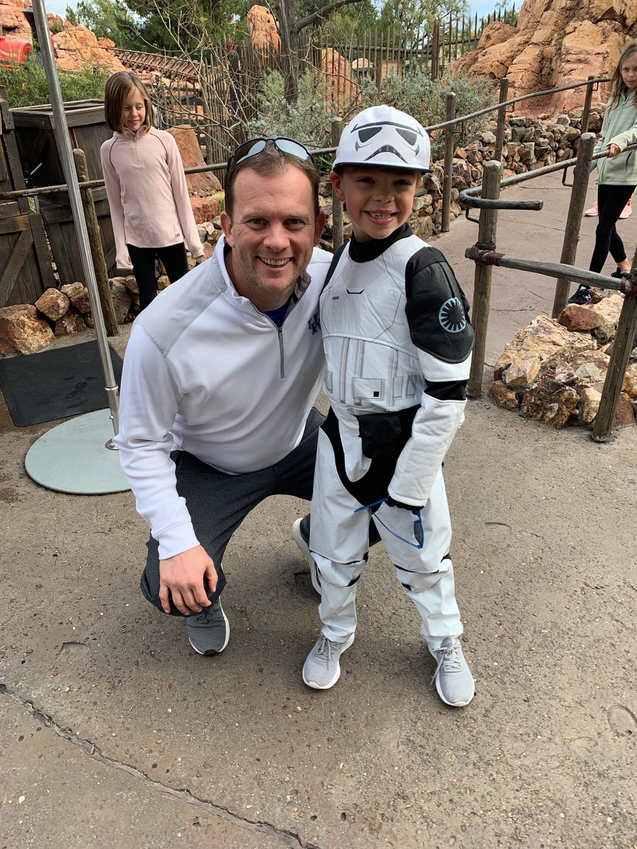 JohnsCasey19's tweet image. Thanks for the pic coach. @Padres @Disneyland
