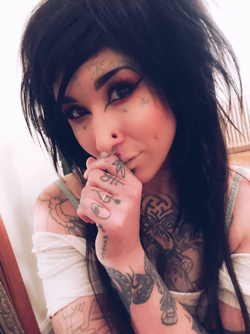I&rsquo;m living for #20ninescene My old ass needed a reason to bring back teased hair 😂 https://t.co/Ba7t<a href="/tag/20ninescene"class="tags">#20ninescene</a>
