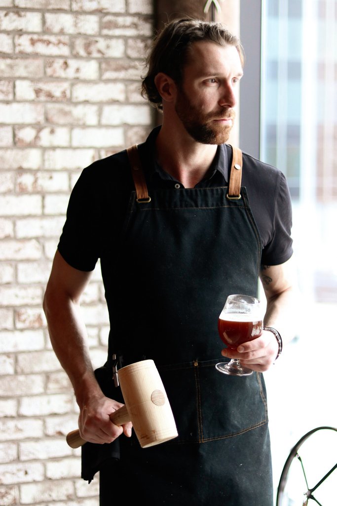 CASK TUESDAY 
Our lovely Ben presents the New Kirk Mild by Spindrift. Brewed with English Fuggles hops, this beer gives notes of dark sugars, toffee and bread crusts - complex flavours that are perfect to cut through this cold day. Available today only! $5 for 14 oz.