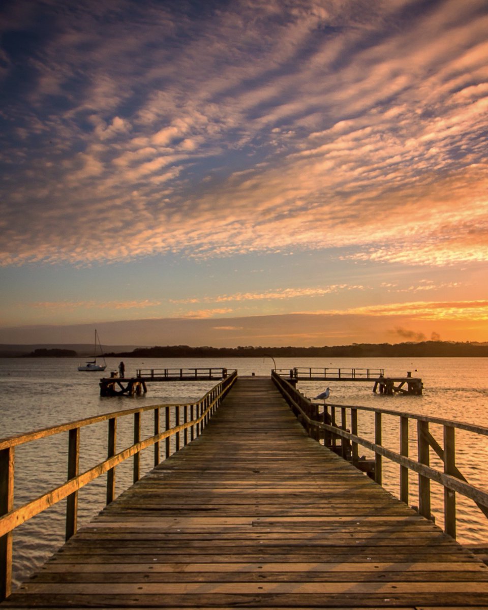 Beautiful skies in #Poole today as the sun set - portrait so please tap to view 😊 <a href="/StormHour/">#StormHour</a> <a href="/ThePhotoHour/">#ThePhotoHour</a> <a href="/BBCEarth/">BBC Earth</a> <a href="/BBCSouthWeather/">BBCSouthWeather</a> <a href="/HollyJGreen/">Holly Green - Weather Presenter</a> <a href="/Bournemouthecho/">Bournemouth Echo</a> <a href="/DorsetMag/">Dorset Magazine</a> <a href="/visit_dorset/">visit-dorset.com</a> @more_poole