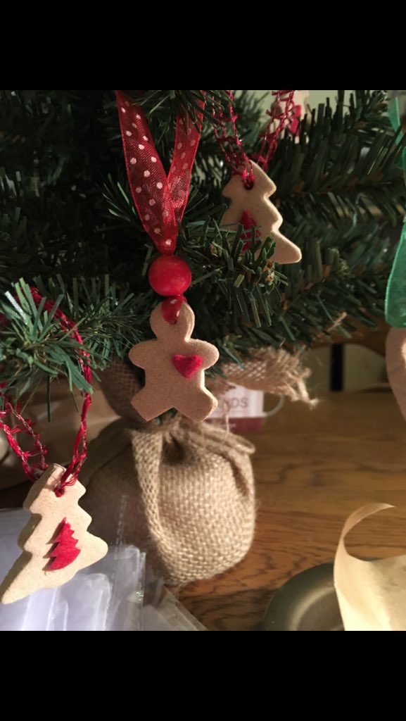 TheGlass_Lass's tweet image. Hi @CraftBlogClub ,  No secret Santa here but I did make these cinnamon clay tree decorations to help my nephew.  He’s 12 and likes to have a stall at Christmas that raises money for @PAHospice who have been helping him 🥰 #CraftBlogClub