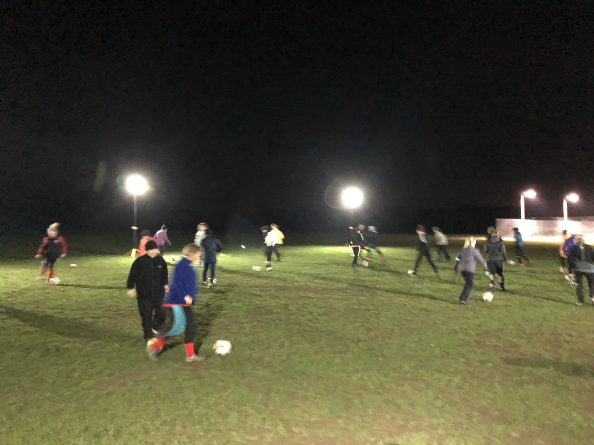 goringunited's tweet image. What a great 1st session 22 players is a fantastic number.  Onwards and upwards. #GULFC #SameAgainNextWeek #LadiesFootball