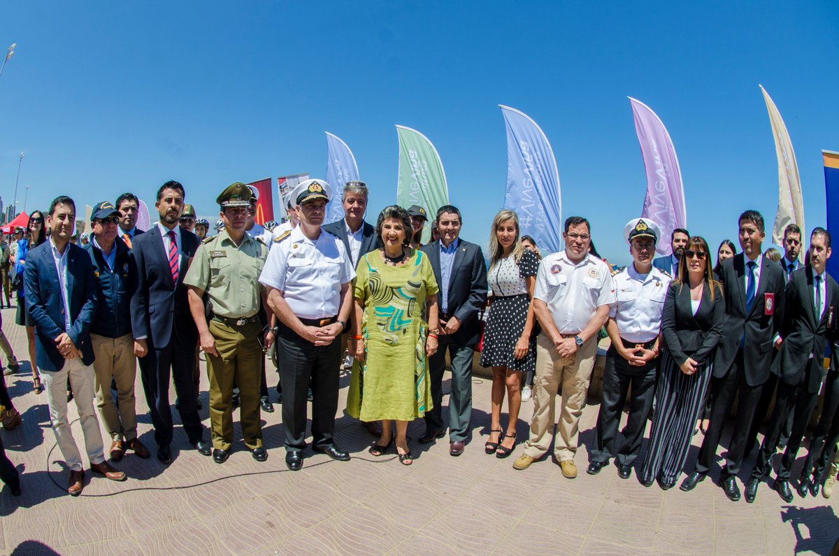 seguridadvina's tweet photo. Alcaldesa @cotyreginato da inicio al Programa "Verano Seguro 2019" labor impulsada por el municipio en coordinación con Carabineros, PDI, Armada, Bote Salvavidas, Fiscalía, Bomberos, Defensa Civil y Concesionarios de Playas. #SeguridadViñadelmar  #VIVEVINA  @vinadelmar https://t.co/UebuEJI4GL