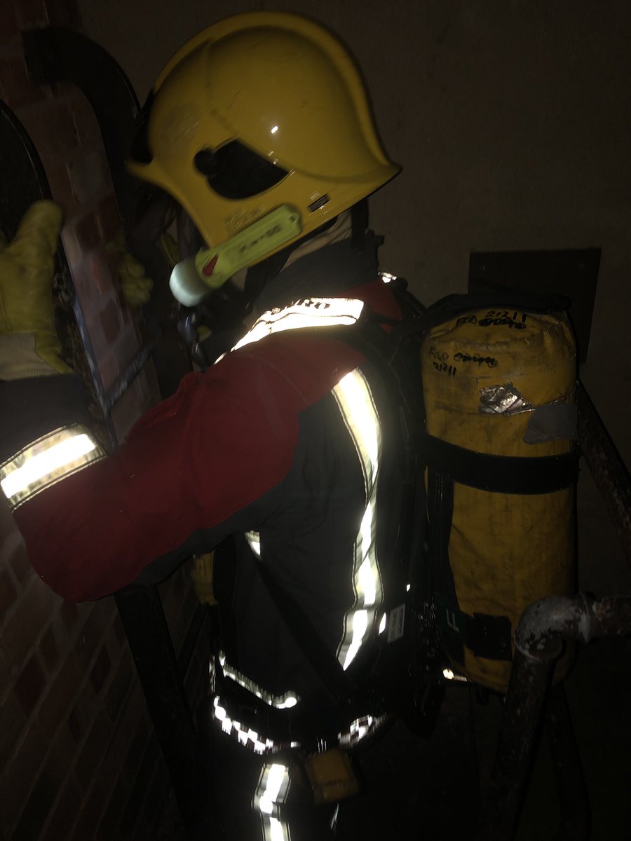 RipleyFireStat1's tweet photo. Back training for the second drill of 2019, this time practicing one of our most essential skills, breathing apparatus. The scenario was a high rise building with reports of smoke logging.
#OnCallAwareness #OnCallFire #Ripley #BA https://t.co/7OeOPZG4Nz