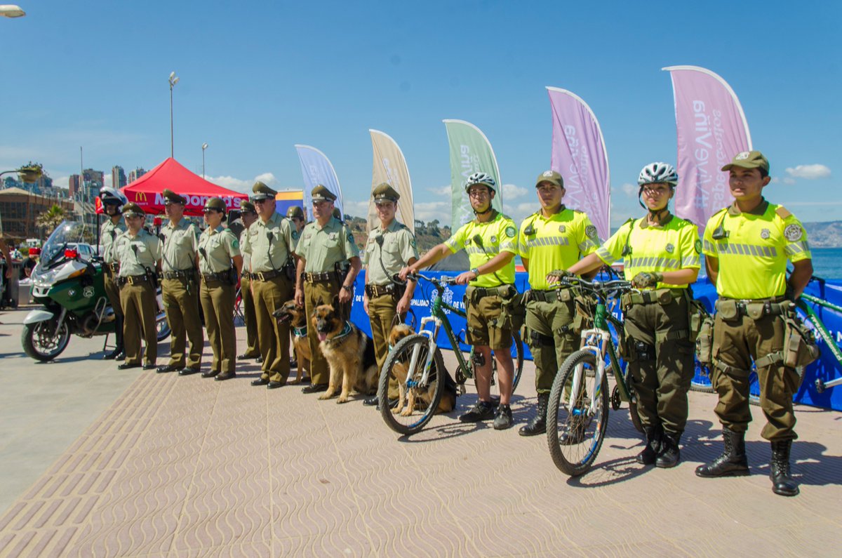 seguridadvina's tweet photo. Alcaldesa @cotyreginato da inicio al Programa "Verano Seguro 2019" labor impulsada por el municipio en coordinación con Carabineros, PDI, Armada, Bote Salvavidas, Fiscalía, Bomberos, Defensa Civil y Concesionarios de Playas. #SeguridadViñadelmar  #VIVEVINA  @vinadelmar https://t.co/UebuEJI4GL