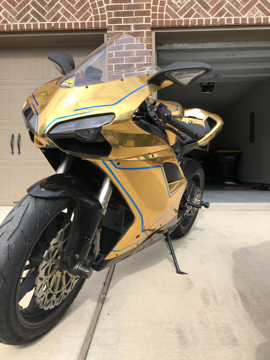 Toxik223's tweet photo. MASSIVE SHOUTOUT TO MY BOY AT MKTwrapfactory (on instagram). Absolutely killed this wrap job on the duc. Couldn’t be happier. More pics to come. https://t.co/NWIEAYPdAI