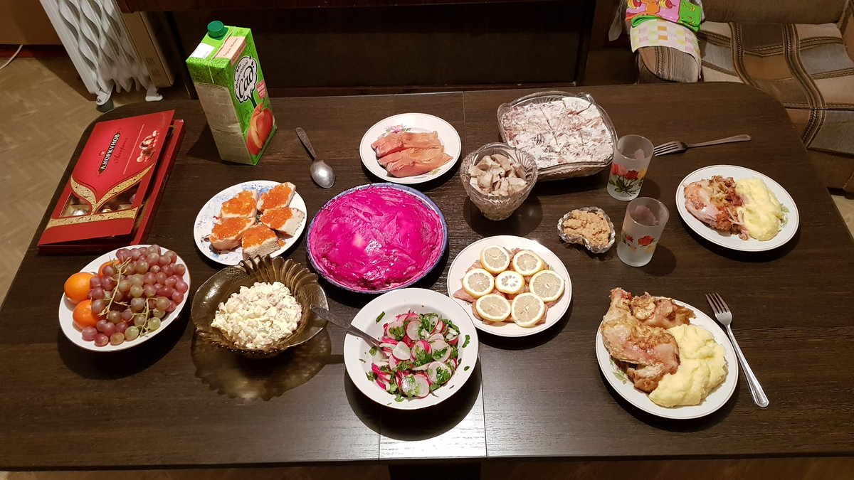 Дни ленивого обжорства подошли к завершению.Да и жратва закончилась))