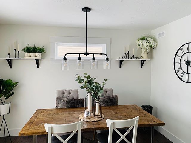 melswarner's tweet photo. My sisters house gives me all the feels 🙌🏻 you have done a great job with your homey decor 💕 .
.
.
#instagram #farmhouse #kitchendesign #interiordesign #decor #decorationideas #farmhousekitchen #aabhome #instapic #happy #itsbeautiful #raedunn https://t.co/4RYJ984oOm https://t.co/qJmQcAUnOM
