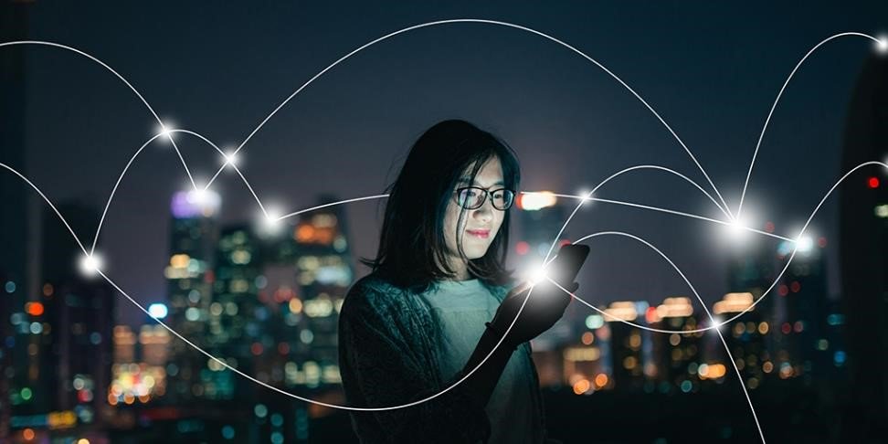 rcrwirelessnews's tweet photo. Jan. 9 at #CES2019:@intel's @robjtopol and @CarolineChan5G to discuss how #5G accelerates digital transformation. LVCC, Tech East, Intel Spotlight Stage, booth #10048, 5:35pm. #IamIntel https://t.co/2yXkybNKqi https://t.co/RR849Rif0z