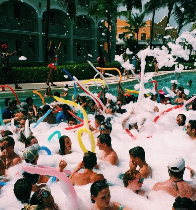 Squadfabull's tweet photo. • SQUADIZINHO CHEIROSO PRA FAZER AMIZADES, FESTAS E VIAGENS 

• Fav e Rt pra entrar seus corno https://t.co/l0kZIuG9gf