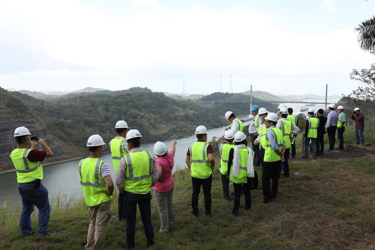 Etesatransmite's tweet photo. Posterior a la presentación, los proponentes precalificados junto a técnicos de la empresa realizaron las primeras visitas de campo, conociendo los puntos donde la línea cruza el Canal de Panamá. #CuartaLinea #4aLT #UnimosPanamaconenergia https://t.co/EaUHEub2dU