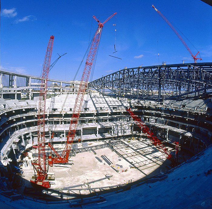 chris_comas's tweet photo. I'd LOVE to work on a project like this one day!

#BCN2210 #FIU #fiumossschool #construction @FIU_MossSchool https://t.co/A53Eg33ch0