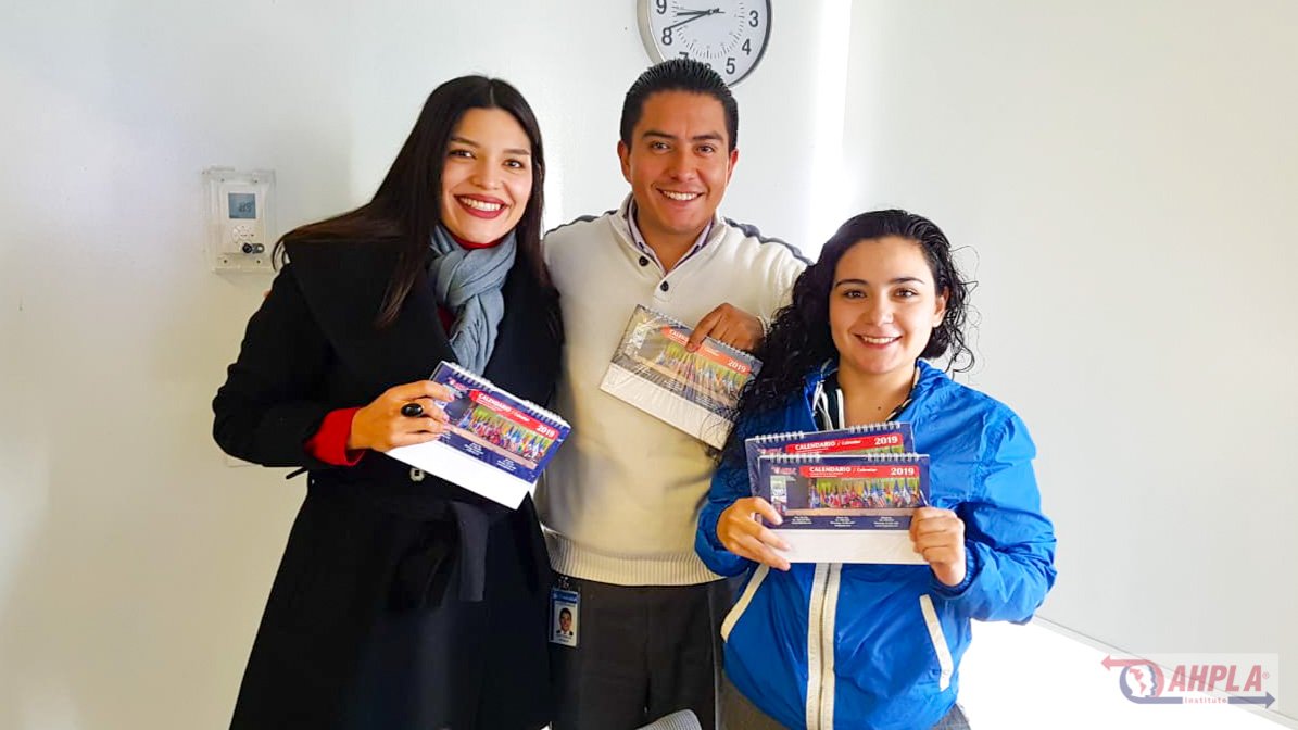 AHPLAJLF's tweet image. Delivering 2019 AHPLA desk calendars at Prudential. Would you like to receive a 2019 AHPLA desk calendar at no cost? This special calendar includes US and Mexican holidays. Please contact us today: info@ahpla.com. #Englishforexecutives #interpreting #interpreters #translator
