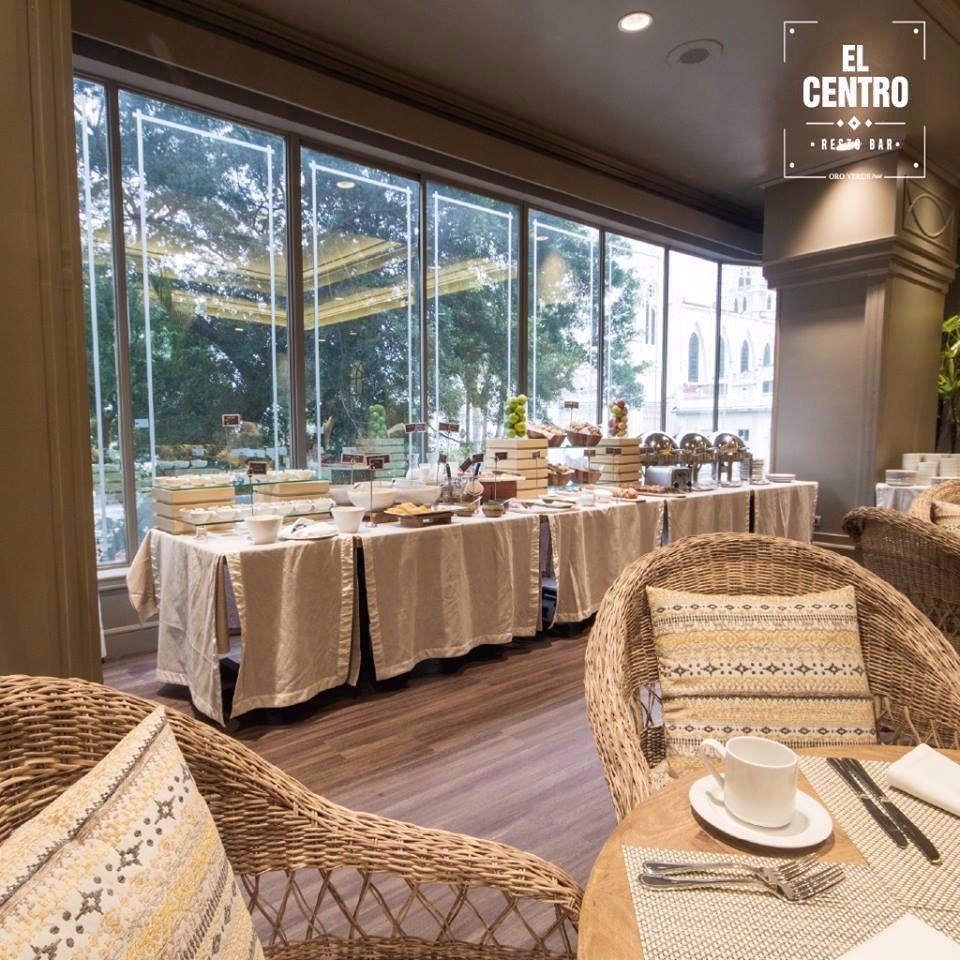Un buffet de desayuno en nuestro nuevo Resto Bar "El Centro", un lugar renovado con la mejor vista hacia el Parque Seminario de Guayaquil. #Breakfast #Guayaquil #GuayaquilEsMiDestino #Unipark