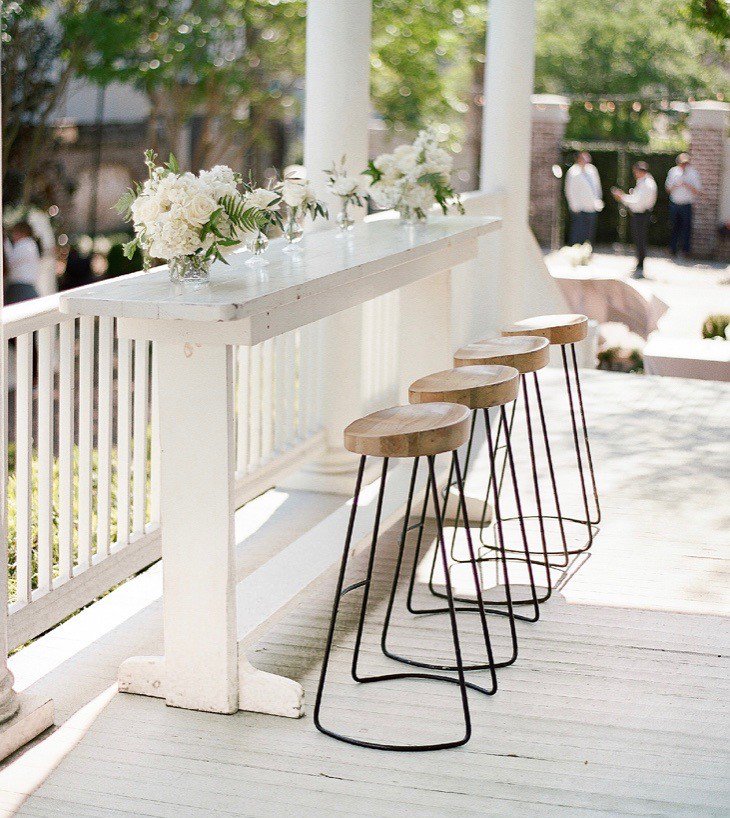 Event_Haus's tweet image. This gorgeous weather has us thinking spring weddings on southern piazzas.  ☀️
Shown:
-White Wine Tasting Table
-Gavin Barstool
 📷: @charlestonweddings 
.
#charlestonwedding #EventProfs #partyrentals #eventdesign #springwedding #destinationwedding #charleston