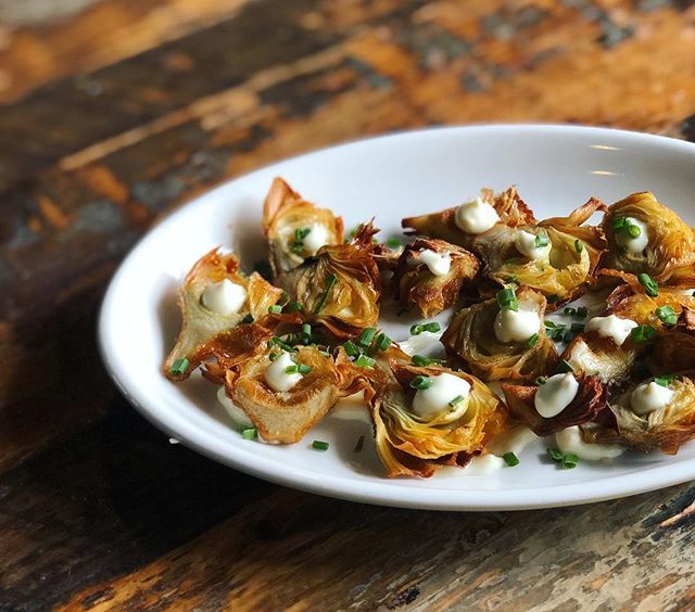 RepublicTakoma's tweet photo. Several new vegetarian plates going on the bar menu tonight. Including these delectable fried artichokes with lemon aioli .
.
.
.
.
.
#vegetarian #dcvegans #barsnacks #artichokes #dcfoodporn #edibledc #dcfoodies https://t.co/mPORIxXisG