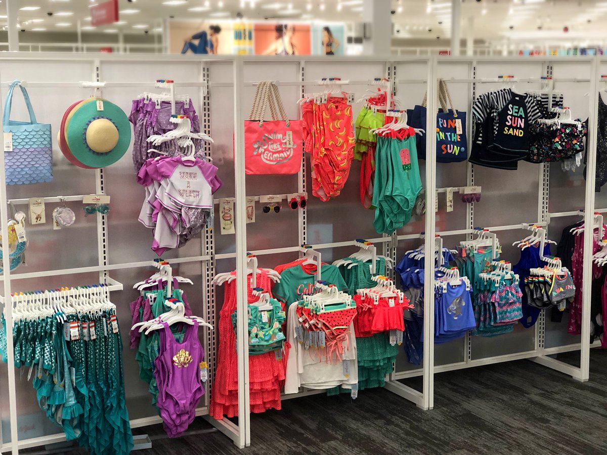 TargetJonathan's tweet image. Gave girls a revamp since it’s the new year. Thanks VM Ashley for all the help today!!!! #TargetStyle #MightyMedford #1948