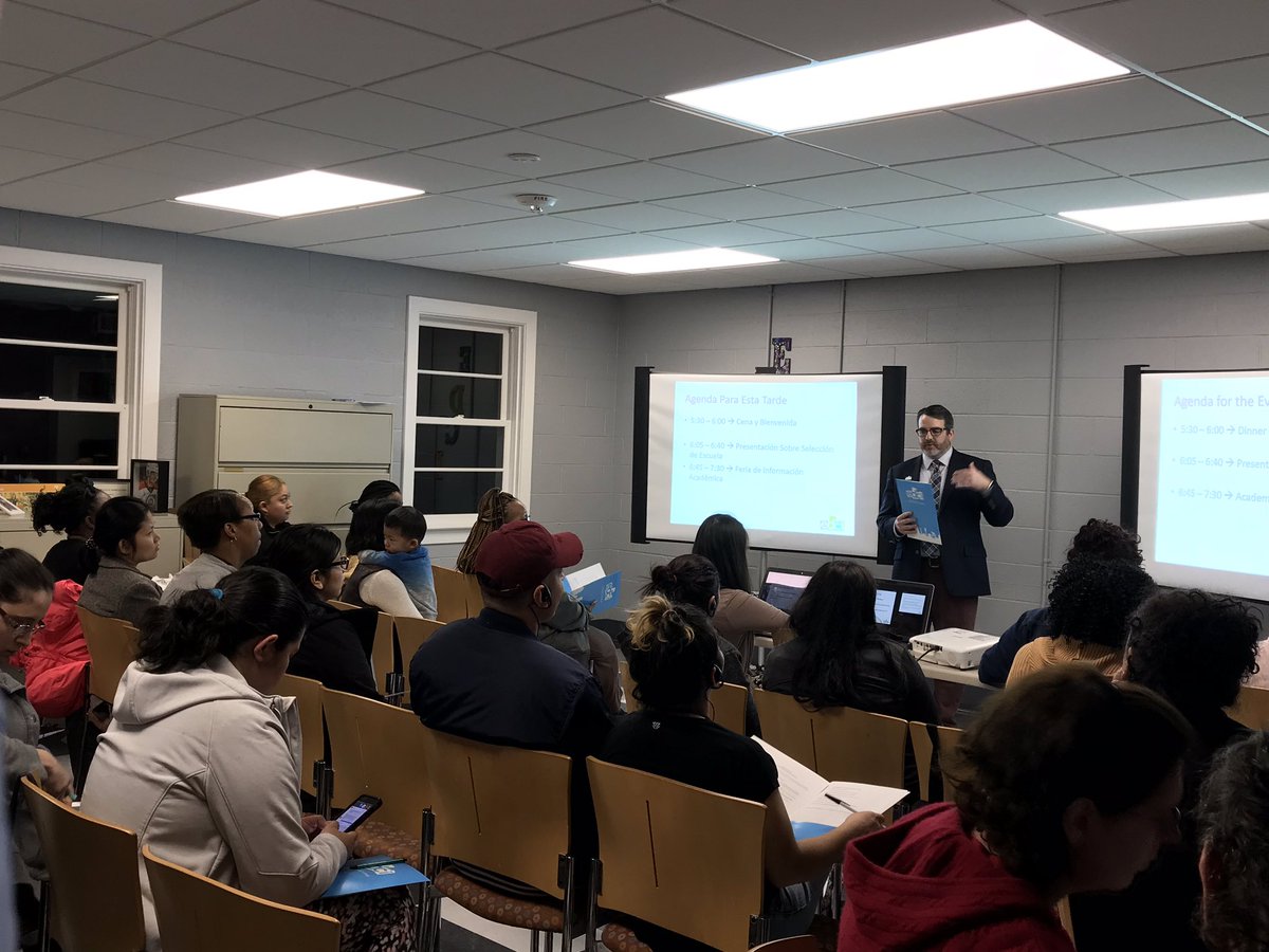 JuanaCFNC's tweet photo. Hoy estamos en Durham Colaborando con @edci_nc ayudando a #estudiantes y padres de Durham planear para la #educación. We are in Durham collaborating with @edci_nc Helping #students and parents of Durham plan for #Education https://t.co/QaWnwbOOg6