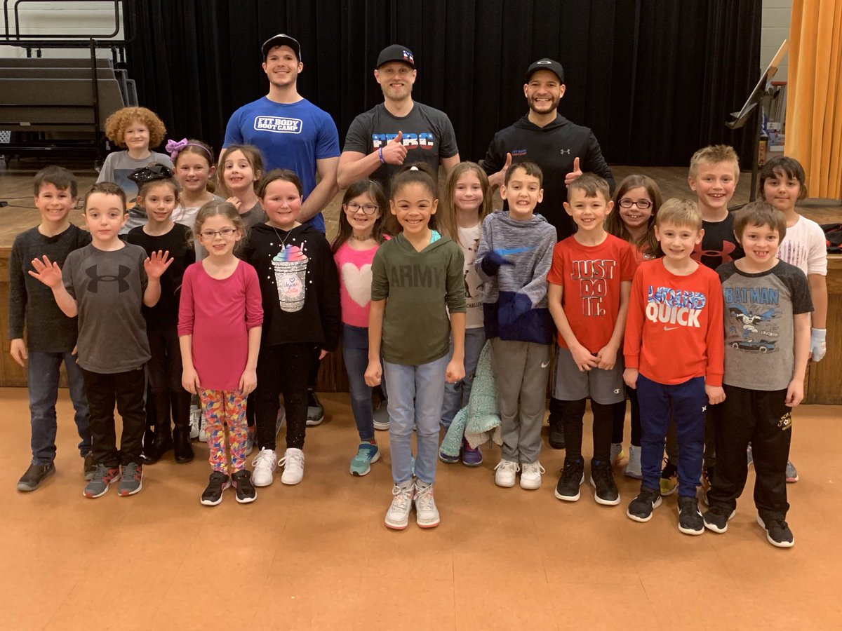 MrsCAsbury's tweet photo. Our Wellness Day was a blast at SC thanks to McMurray Fit Body Boot Camp! We worked out! πͺπ»ππ»#StarringSecond #WhaleDoneSC #CMacschools https://t.co/CZ6QdC6uzO