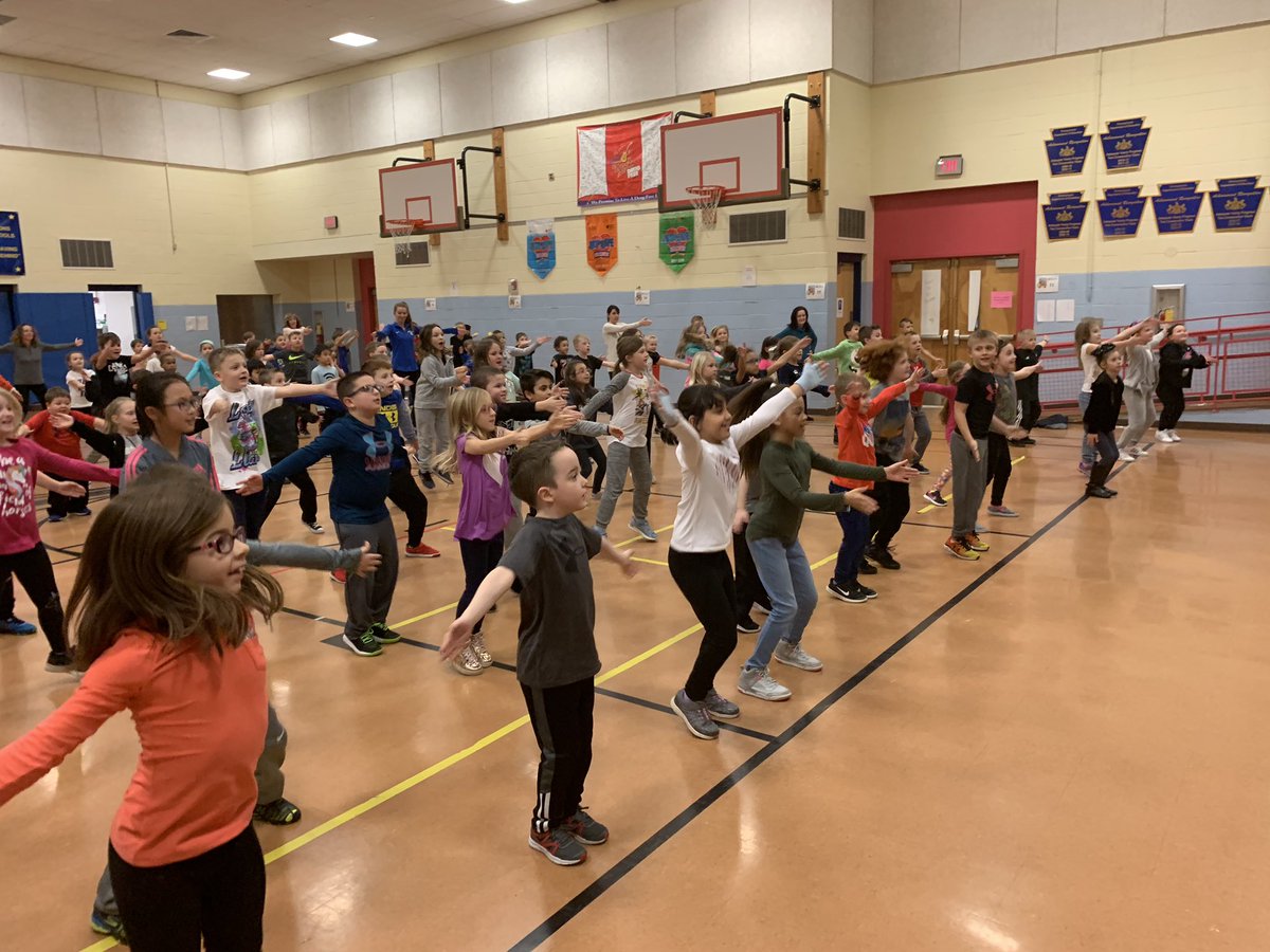 MrsCAsbury's tweet photo. Our Wellness Day was a blast at SC thanks to McMurray Fit Body Boot Camp! We worked out! πͺπ»ππ»#StarringSecond #WhaleDoneSC #CMacschools https://t.co/CZ6QdC6uzO