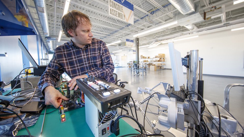 BTNLiveBIG's tweet photo. How @NIC_Innovates is helping a @UNLincoln faculty-led startup that makes miniature surgical robotics grow big time . 

https://t.co/qZsx6kY5Yv https://t.co/4Mzqb3xIBJ