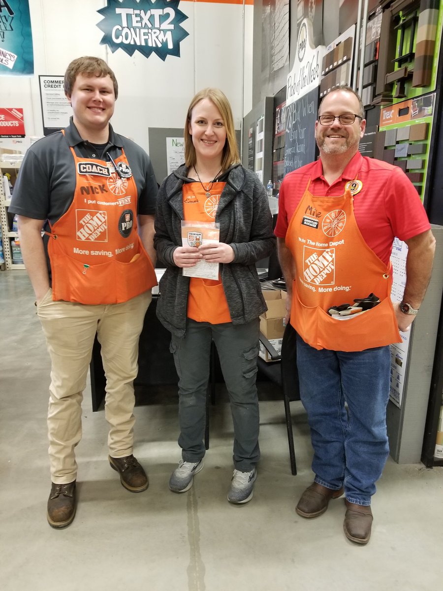 Emma has done a phenomenal job in lumber👏. Her commitment to Instock 123, and partnership with Pro is what sets us apart from the competition.🥇 #thankyouforallyoudo #4149rockstar @nearhoofm @sailorstefftw @C4_DYNAMITE