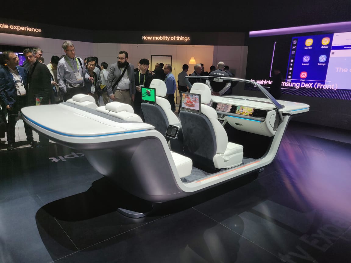 exhibitmagazine's tweet photo. #ExhibitAtCES
Samsung' intelligent in-car "Digital Cockpit" concept is a work of next-gen driving solution. It uses facial recognition and AI to alert you if you fall asleep at the wheel!
#SamsungCES2019 @SamsungUS #ExhibitXRelianceDigital #LiveAtCES #CES2019 #CES https://t.co/W048Bd969y