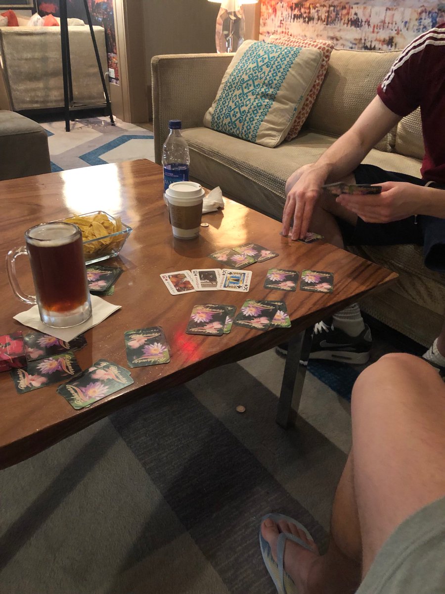 An exciting game of moss poker has opened up in the lobby bar. Seats available