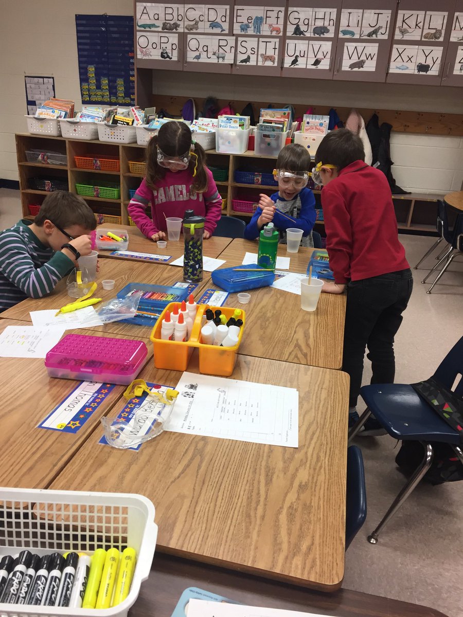CamelotES_1's tweet photo. First grade scientists in Ms. Saah’s class are busy predicting and observing. They are using their communication skills to share their ideas and their thinking skills. 
#POGcommunicator
#funlearning https://t.co/ltHrPj3CU7