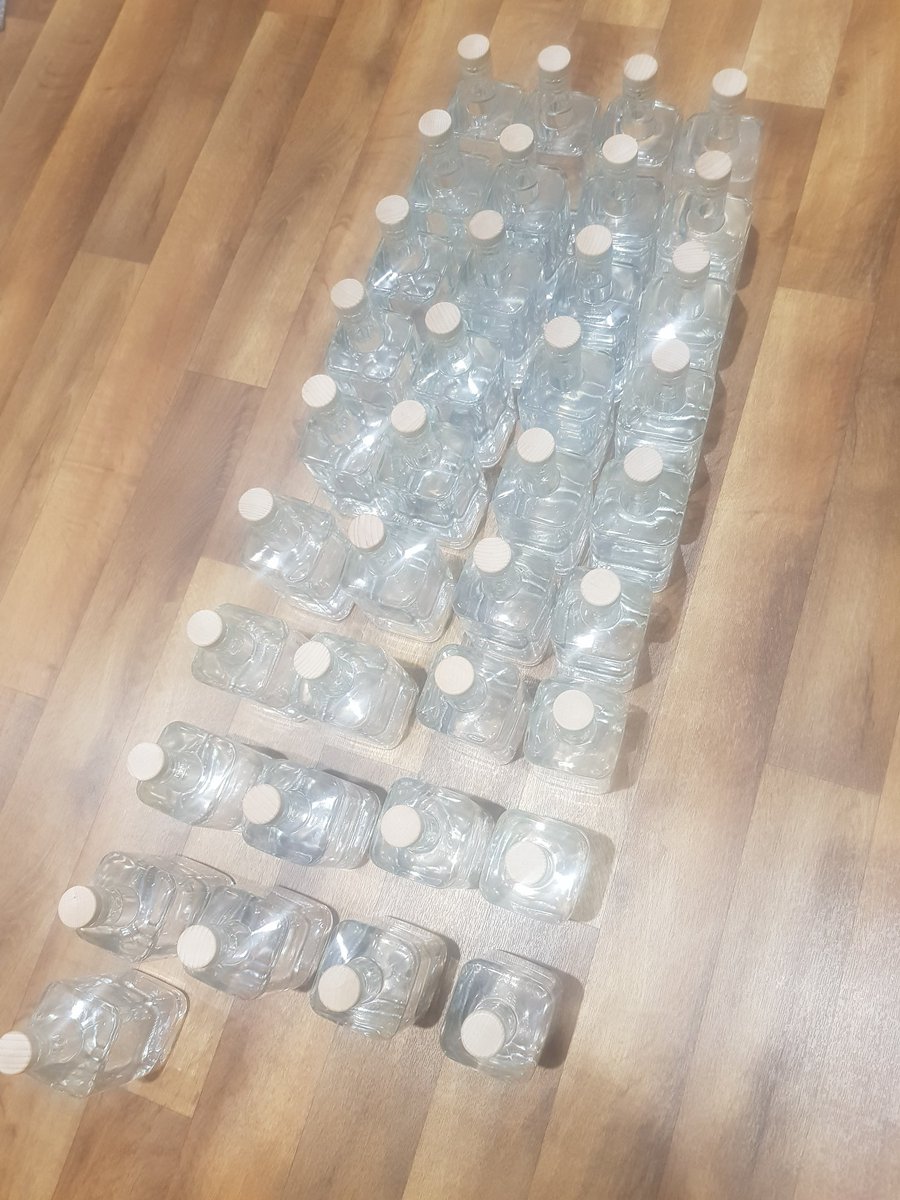 Batch ready!! Late night labelling #GIN #londondrygin Crafty Fox Gin 🦊😁🦊