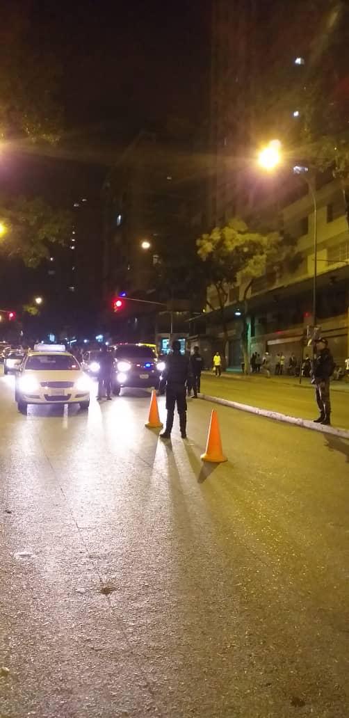 RConfidencial's tweet photo. #Despliegue inusual de Funcionarios de la FAES en toda Caracas https://t.co/h4pXUvQaVc