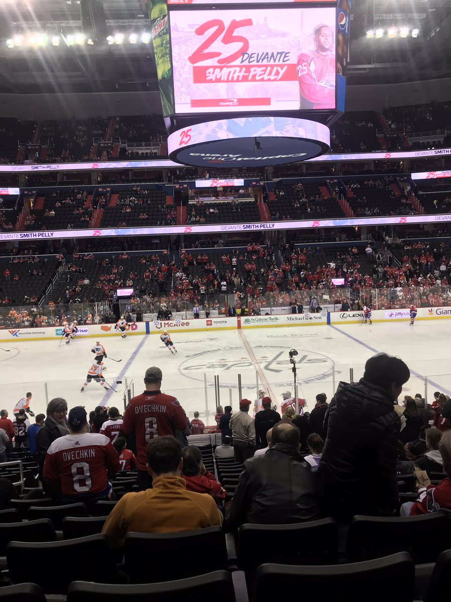 LoganGilesWx's tweet photo. #CapsvsFlyers. https://t.co/dXm4slqtZs