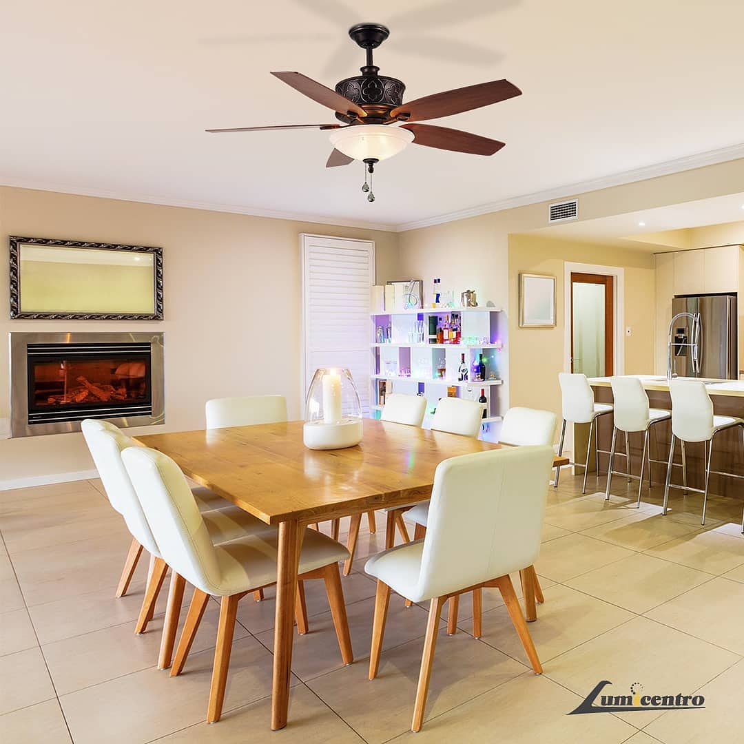 Cuando queremos sentir una brisa de aire fresco en los meses más calurosos, nada mejor que un abanico de techo para sobrellevarlo y crear un ambiente más agradable.

#lumicentro #light #lighting #pty #panamá