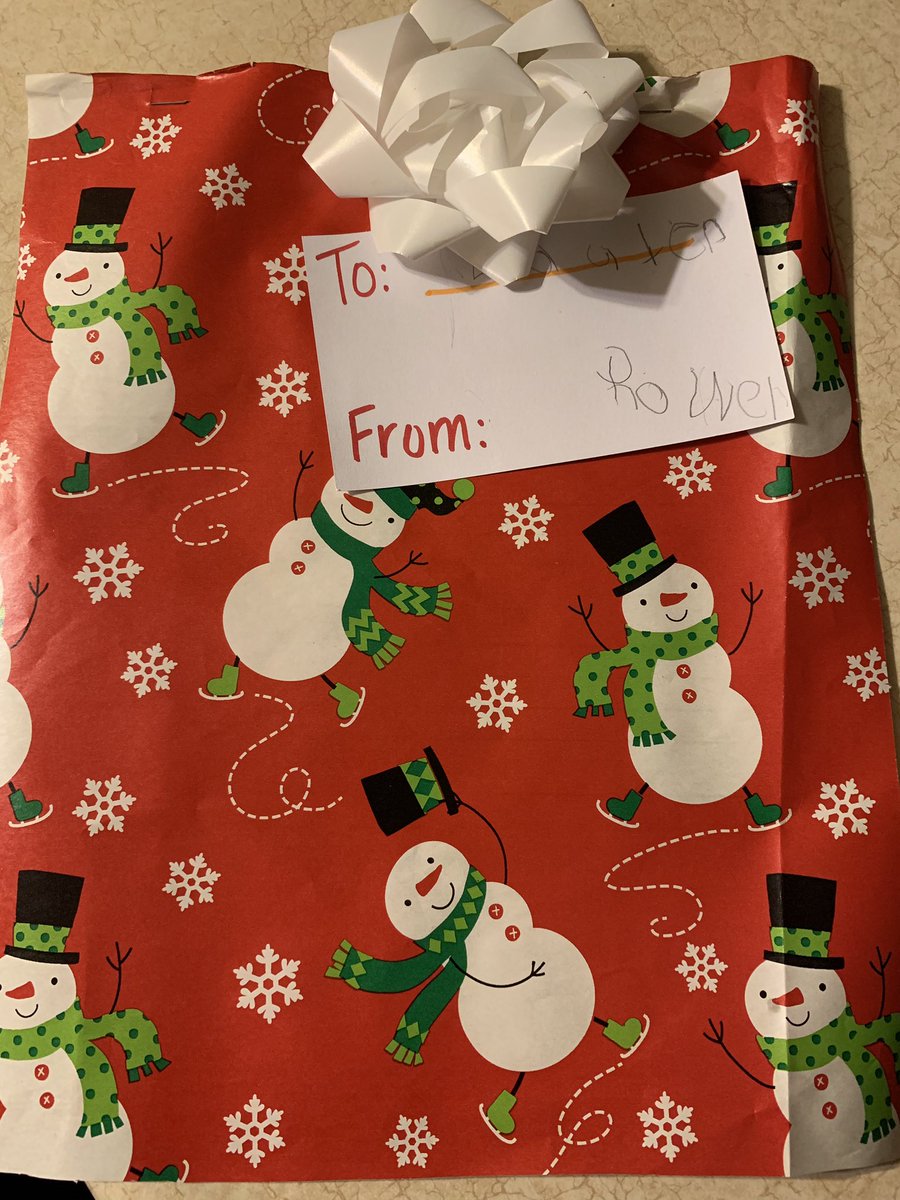 DanPschirer's tweet photo. My 9yo’s best friend at school has cancer and his prognosis isn’t good. This is what Rowen made for him. “I will give Layten a heart.” Needless to say I had dust in my eyes 😭but so proud of my little man. Pls share to give Layten strength! https://t.co/fhpoKA3Efr