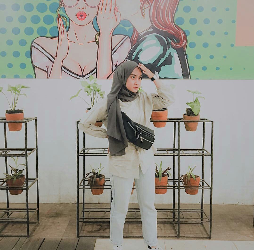 adriania_aline's tweet photo. semngata pagi ini tuk mengawali hari 😇😊

.
#cantikberhijab #cewekimut #cewekcantik #muslimah #istriidaman #hijabers #hijrah #bidadarisurga #cantik #seksi #fff #followforfollow #areaberhijab #calonimamku #jilbabselfie #flf #bidadaricantik #likeforfollow #bidadaritakbersayap https://t.co/BpQohYzdnr