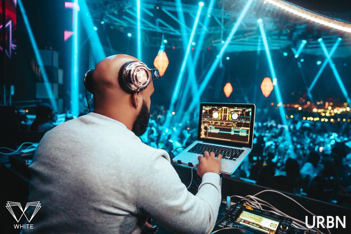 SpeirNews's tweet photo. π World Class @whitedubai #dubai on π₯#Urban #djmagtop100clubs #20 #nightclubbing #drivemusicevolution π #Rave #NYE #Edm #Follow #Raver #RaverMag #RaverMagazine #DjSpeir #Speir #SpeirTV #DanceMusic #ProgressiveHouse #Live #RaveGirls #Music #Arizona #Goodtimes #Plur #Dj #Djs https://t.co/9yWypXrXnN