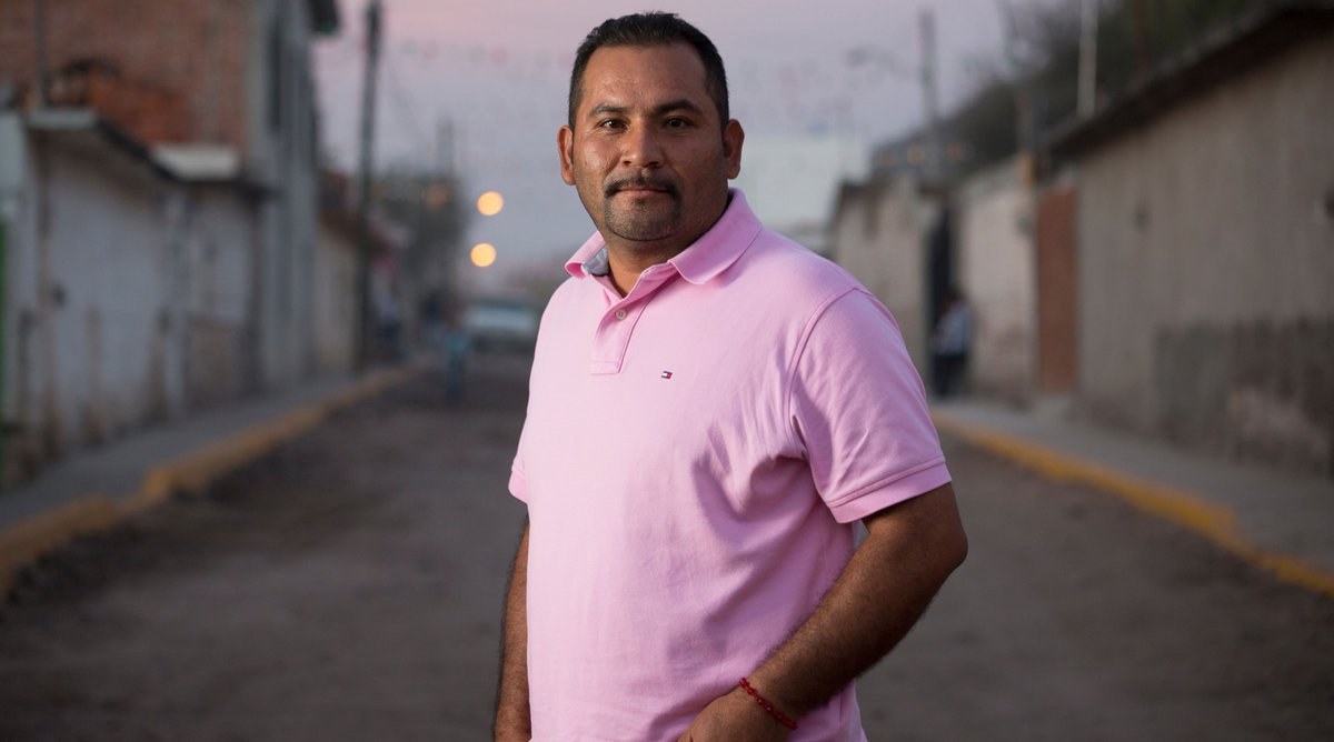 GOLF_com's tweet photo. José de Jesús Rodríguez’s story is one of perseverance. After growing up on a dirt floor in Mexico, he's become the PGA Tour's most improbable rookie at 37-year-old. 

El Camarón's remarkable journey is a must-read: https://t.co/rUF9SkQE0Z https://t.co/paEXuKB1tH