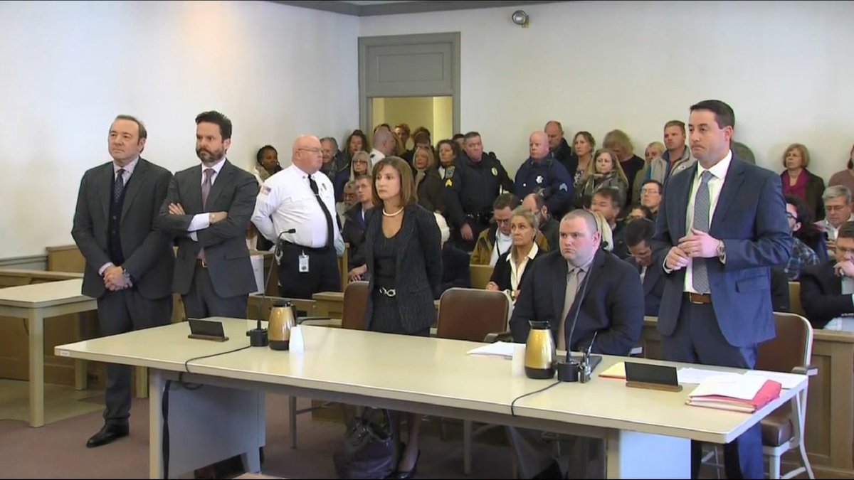 Kevin Spacey's defense claims accuser was flirting with him bit.ly/2sgK0OL?utm_so… https://t.co/zCnMATvd4I