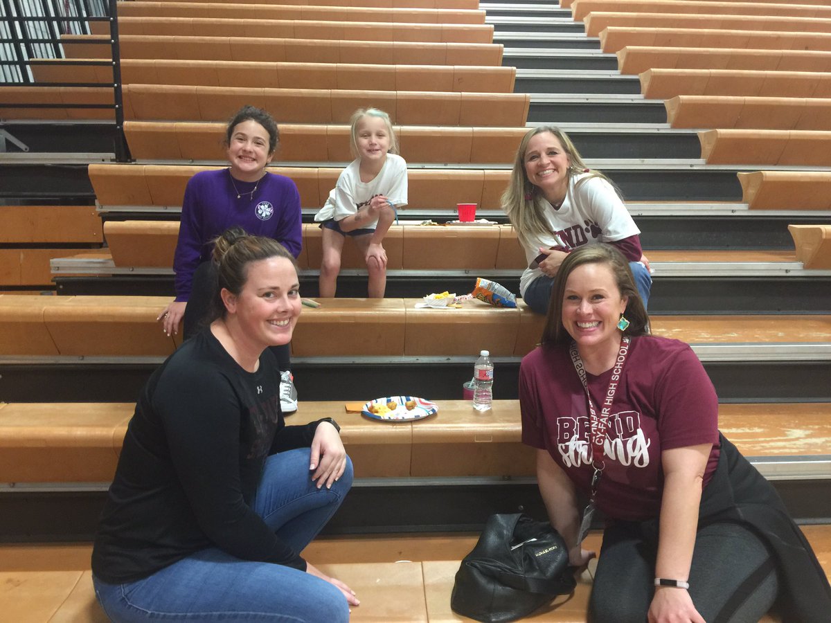 Smlyle's tweet photo. Teacher Appreciation Night @Cf_GBB We ❤️ our @CyFair_BFND staff!!! https://t.co/X59gN5BqW7