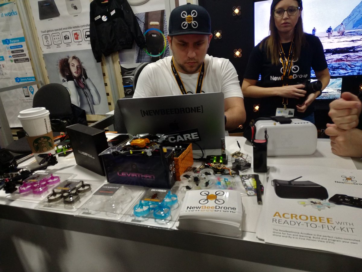 taimei_u's tweet image. #NewBeeDrone いた！
#CES2019