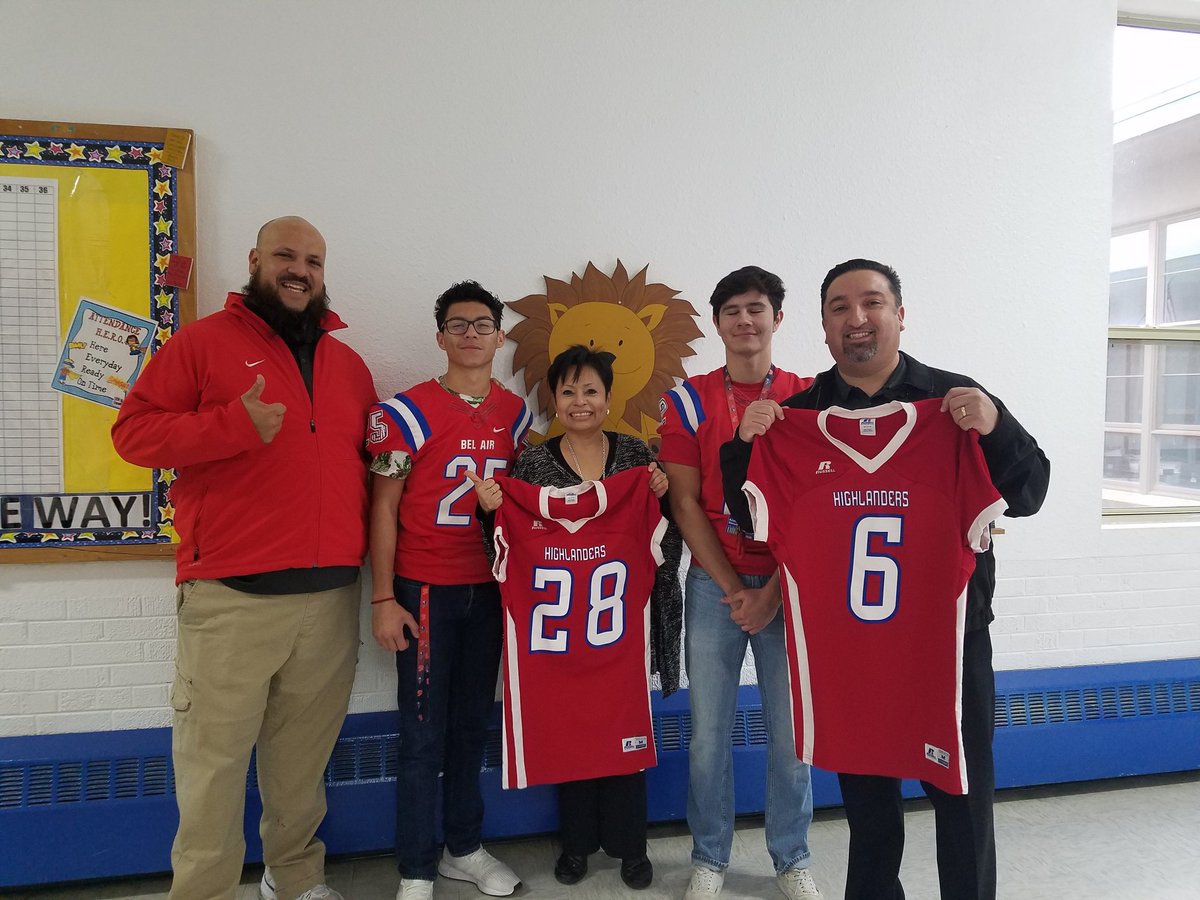 Thank you @BelAirAthletics & Coach Carillo for greeting our Lions this morning!! #THEDISTRICT #BigRedPride @YsletaISD