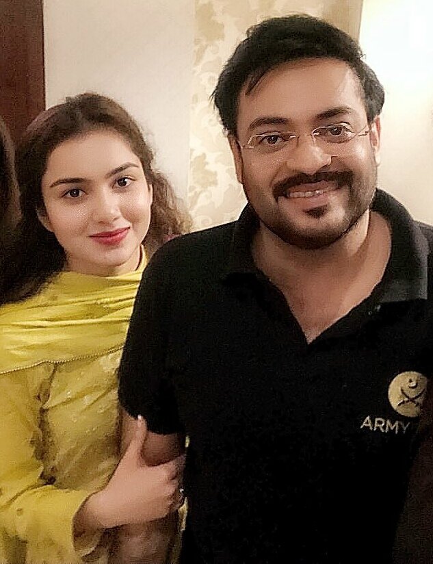 IamDuaa_'s tweet photo. وہ فاصلوں بھی رکھتے ہے رنگ قُرت کے 💞
نظر سے دور سہی، دل کے پاس رہتے ہیں❤💞💞
#FanHeartBeat 💞💞 #LOVES ❤❤
@AamirLiaquat @TubaAtweets https://t.co/oWsMC0JeiY