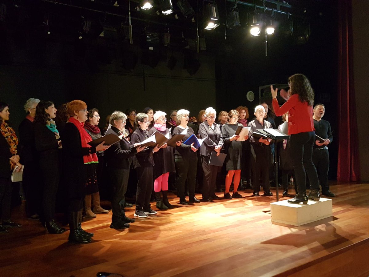 LEMiJPC's tweet image. Estem preparant els concerts de @cordecors @MusicalsChoir i #RavalSimfònic a l'Auditori de la ONCE(Gran Via 400). Diumenge a les 11:30.Pots comprar entrades(2€) els dies 9 i 10 de gener, de 18:30- 20:30, al local "el racó de la cultura" C/ Viladomat n75 Baixos. @CNLBarcelona
