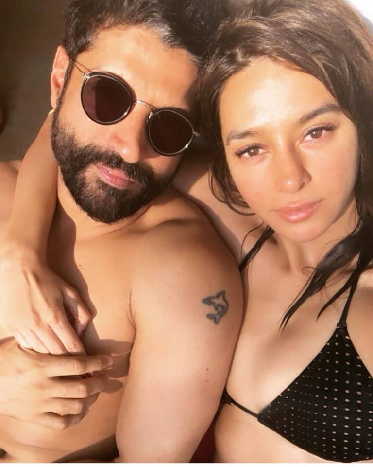 TIMCtweeting's tweet photo. .@shibanidandekar shares a beautiful picture with bae @FarOutAkhtar wishing him the happiest happy birthday ever 🎂🎉🎊🎈
#HappyBirthdayFarhanAkhtar #HappyBirthdayFarhan #farhanakhtar #HBDFarhan #BirthdayWishes #BestWishes #HappyBirthday #TIMCWishes #Bollywood #Bollywoodstar https://t.co/tXQOTPkyxF