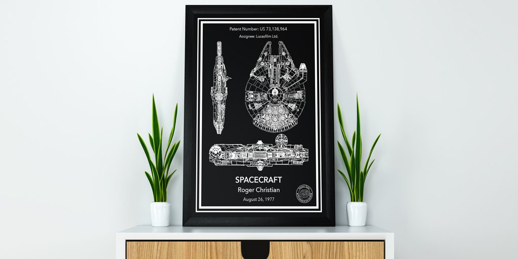 Star Wars Posterleri 🛸🚀
Millennium Falcon belki de galaksinin en hızlı ve güçlü savaş gemisi. Patent posteri ile bu aracın can alıcı detaylarını netleştirmeye ve güzel bir dekoratif nesne olarak tekrar yansıtmaya çalıştık.
patenttalks.com/millennium-fal…
#PatentTalks #StarWars #Poster